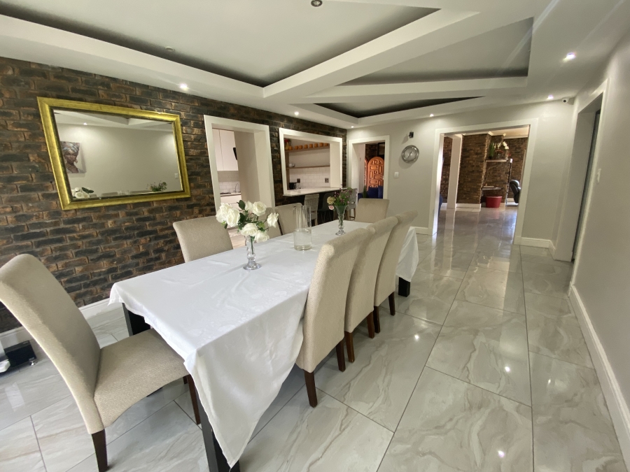 6 Bedroom Property for Sale in De Tijger Western Cape